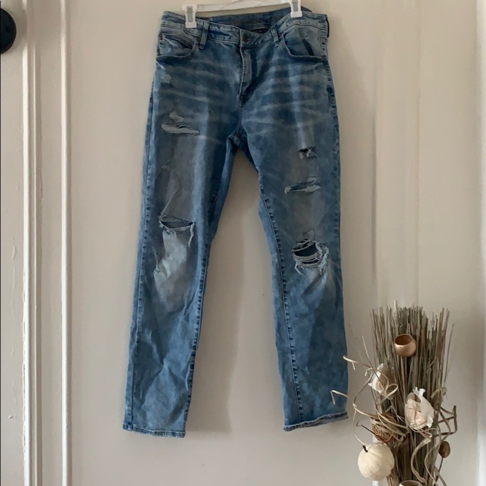 Distressed slim fit jeans